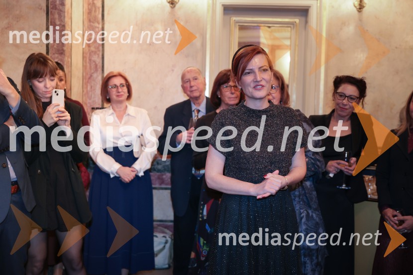 dr. Asta Vrečko, ministrica za kulturoPotovanje v Reims, premiera SNG Opera Ljubljana