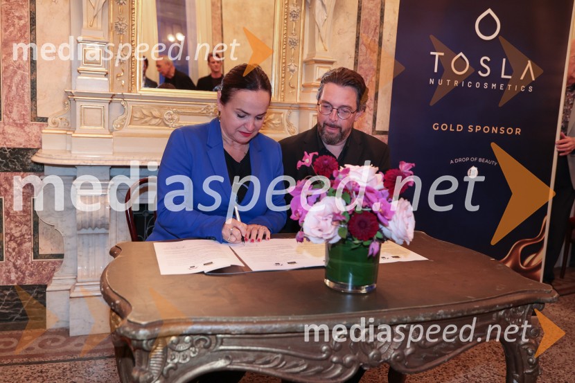  Marin Blažević, režiser;  Marko  Hribernik, direktor SNG Opera in balet LjubljanaPotovanje v Reims, premiera SNG Opera Ljubljana