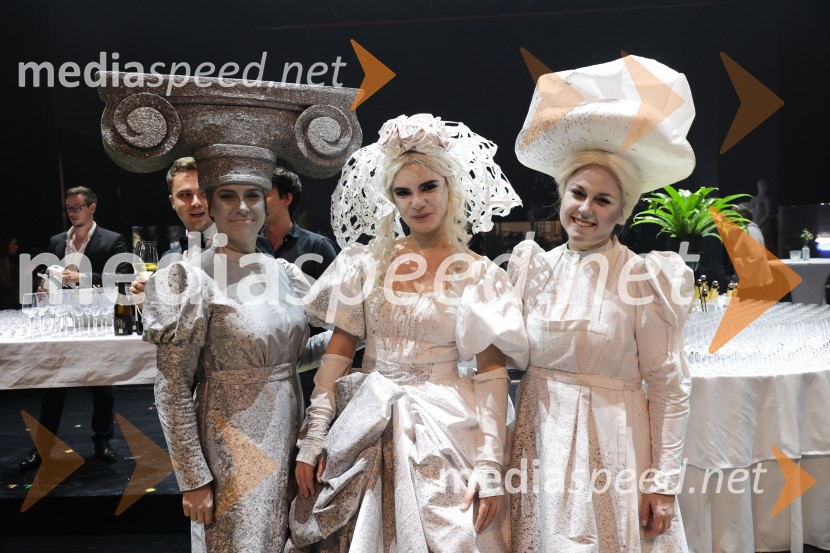  ... ;  Urška Kajtner, vodja operative, Mesi d.o.o.;  ... ;  ... Potovanje v Reims, premiera SNG Opera Ljubljana