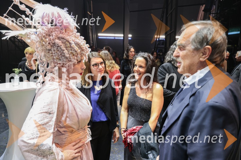  Nuška Drašček, pevka;  ... ;  ... ;  ... Potovanje v Reims, premiera SNG Opera Ljubljana