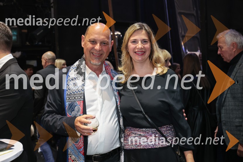  ... ;  Barbara Čepirlo Čičigoj, odnosi z javnostjo Opera in Balet LjubljanaPotovanje v Reims, premiera SNG Opera Ljubljana