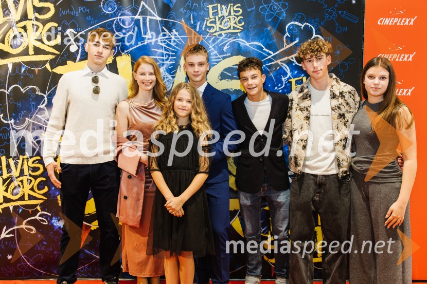  Peter  Perme, igralec;  Klara Eva Kukovičič;  Kiara  Kenig, igralka;  Maks  Peštaj Zevnik, igralec;  Arne  Duhovnik, igralec;  Til Pučko, igralec;  Frida  Bratuš, igralkaElvis Škorc, zgodba o fantu, ki svet vidi po svoje, premiera