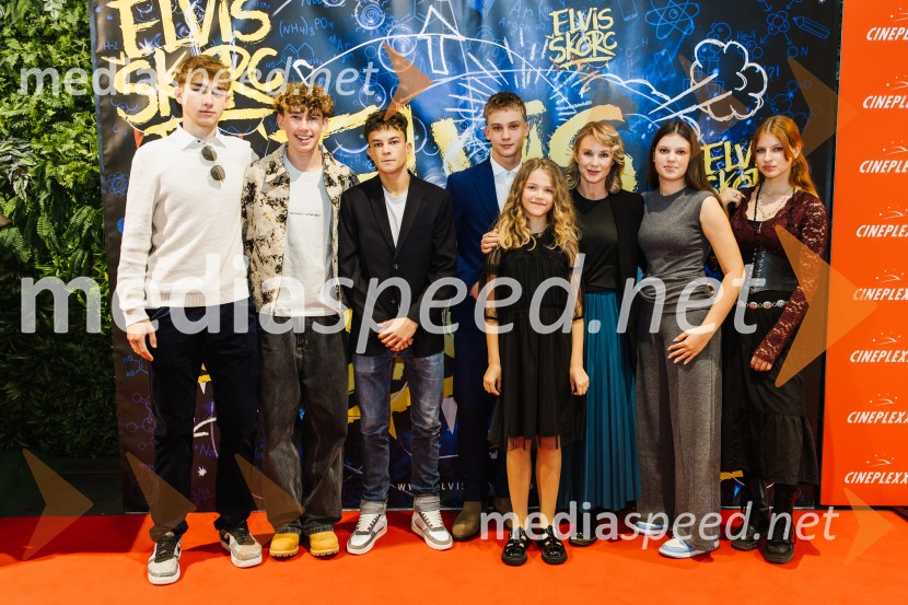  Peter  Perme, igralec;  Til Pučko, igralec;  Arne  Duhovnik, igralec;  Maks  Peštaj Zevnik, igralec;  Kiara  Kenig, igralka;  Iva Krajnc Bagola, igralka;  Frida  Bratuš, igralka;  Hana Majdič, igrakaElvis Škorc, zgodba o fantu, ki svet vidi po svoje, premiera