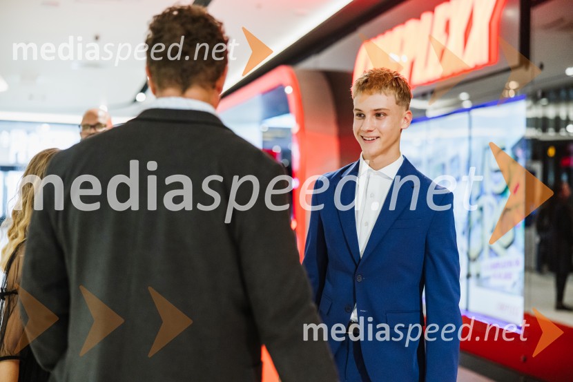  Maks  Peštaj Zevnik, igralecElvis Škorc, zgodba o fantu, ki svet vidi po svoje, premiera