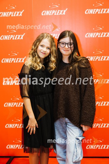  Kiara  Kenig, igralka;  ... Elvis Škorc, zgodba o fantu, ki svet vidi po svoje, premiera