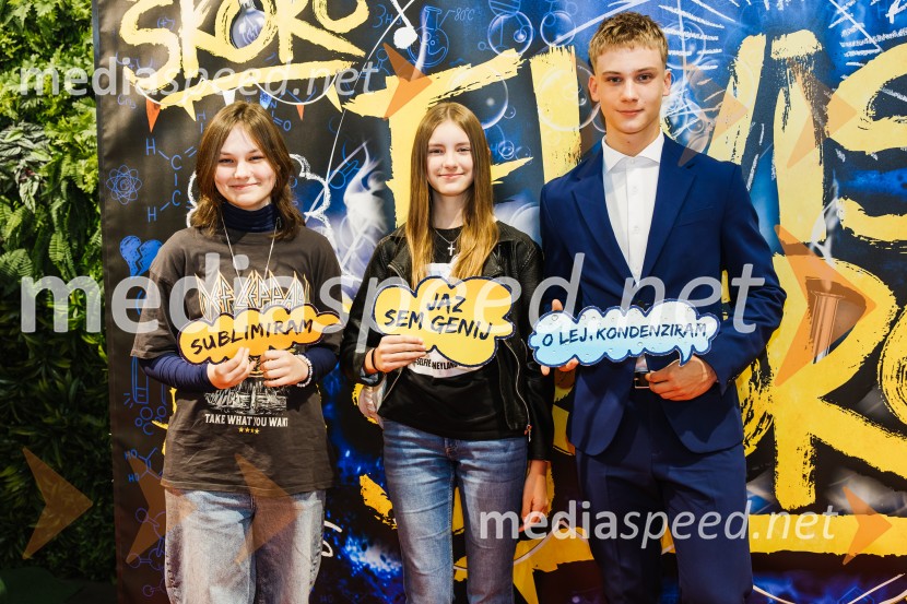  ... ;  ... ;  Maks  Peštaj Zevnik, igralecElvis Škorc, zgodba o fantu, ki svet vidi po svoje, premiera