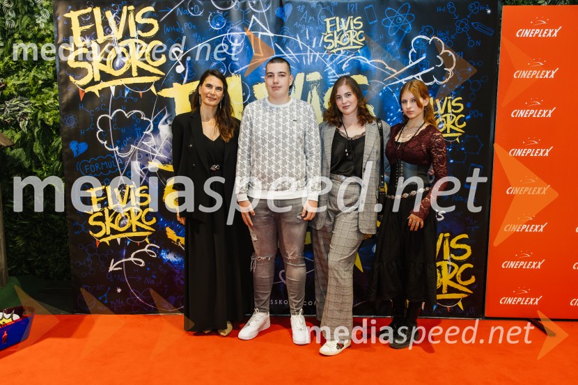  Manca Dorrer, igralka;  Emil Kulović, igralec;  ... ;  Hana Majdič, igrakaElvis Škorc, zgodba o fantu, ki svet vidi po svoje, premiera