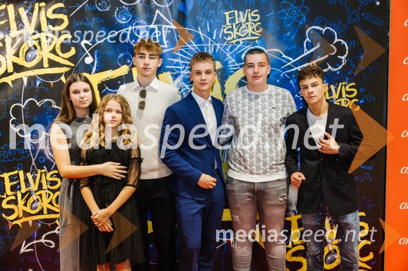  Frida  Bratuš, igralka;  Kiara  Kenig, igralka;  Peter  Perme, igralec;  Maks  Peštaj Zevnik, igralec;  Emil Kulović, igralec;  Arne  Duhovnik, igralecElvis Škorc, zgodba o fantu, ki svet vidi po svoje, premiera