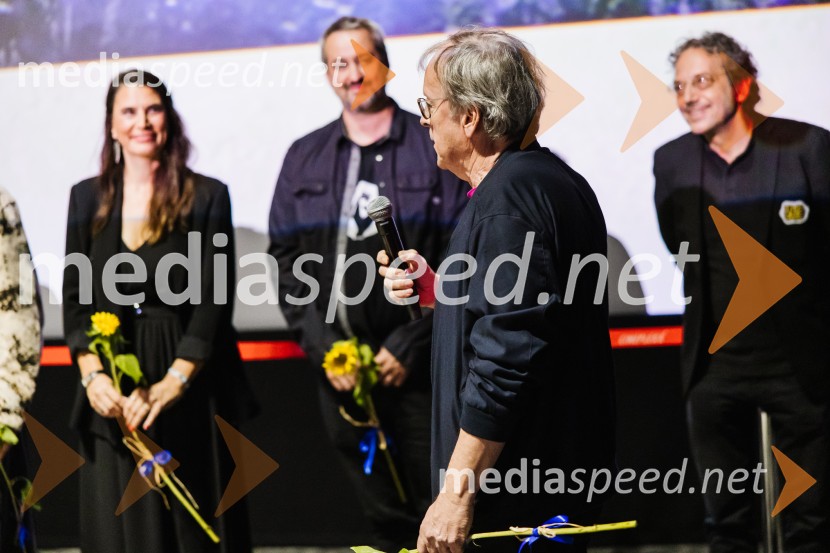  Manca Dorrer, igralka;  ... ;  Radovan  Mišić, producentElvis Škorc, zgodba o fantu, ki svet vidi po svoje, premiera