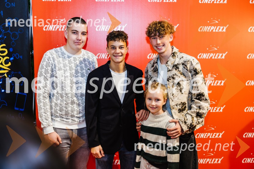  Emil Kulović, igralec;  Arne  Duhovnik, igralec;  ... ;  Til Pučko, igralecElvis Škorc, zgodba o fantu, ki svet vidi po svoje, premiera