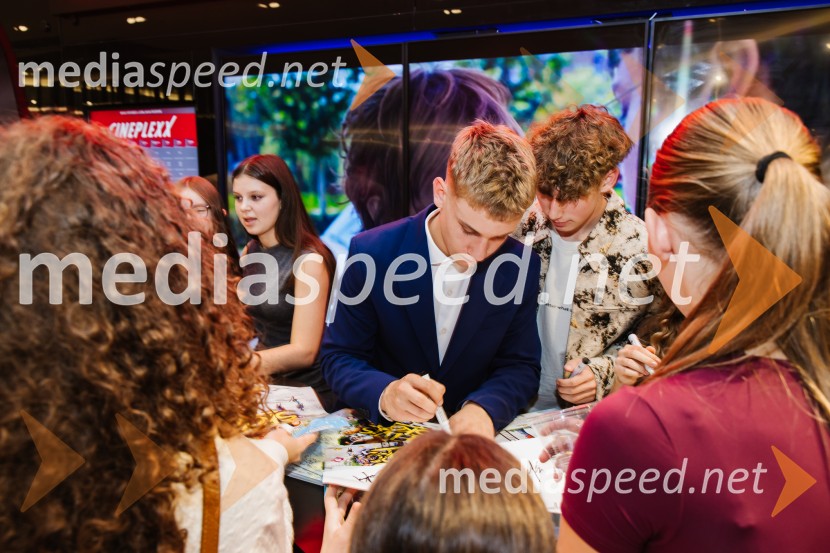  Frida  Bratuš, igralka;  Maks  Peštaj Zevnik, igralec;  Til Pučko, igralecElvis Škorc, zgodba o fantu, ki svet vidi po svoje, premiera