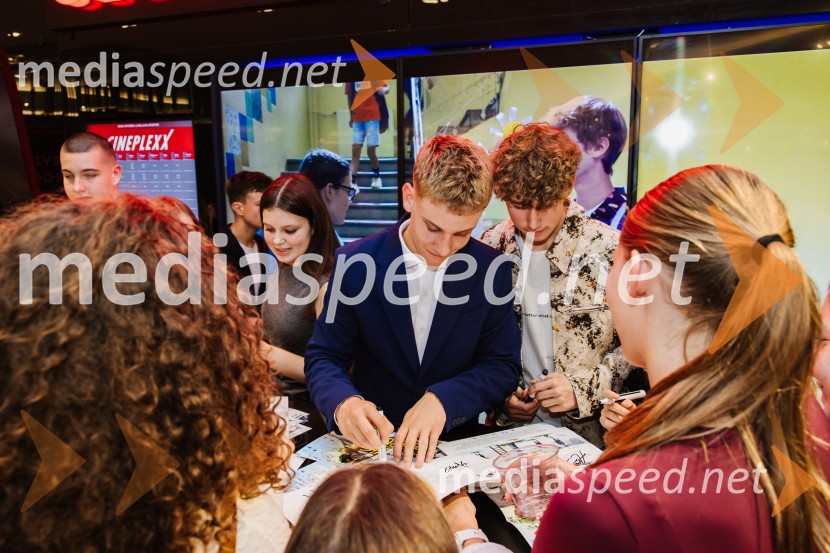  Emil Kulović, igralec;  Frida  Bratuš, igralka;  Maks  Peštaj Zevnik, igralec;  Til Pučko, igralecElvis Škorc, zgodba o fantu, ki svet vidi po svoje, premiera