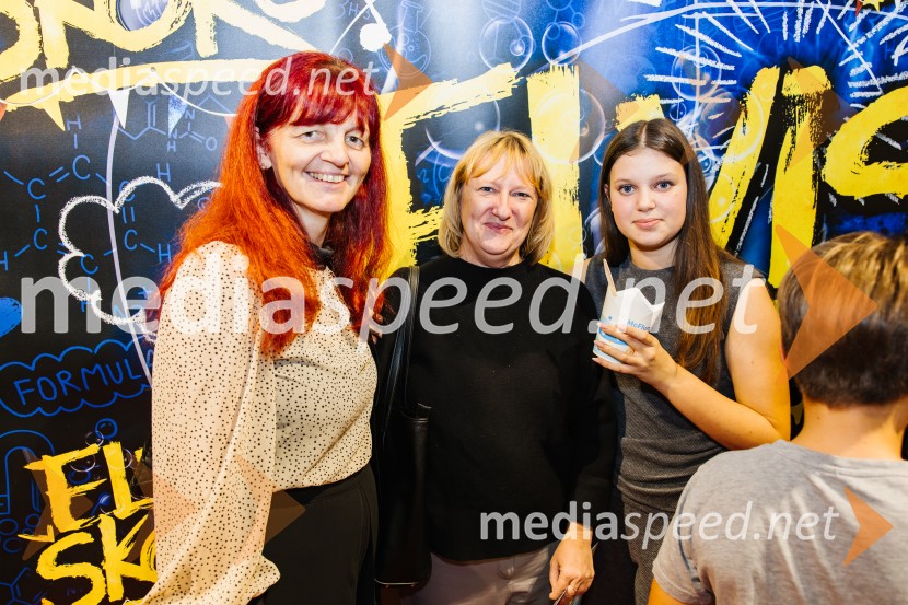  Victoria Harrison, britanska veleposlanica v Sloveniji;  ... ;  Frida  Bratuš, igralkaElvis Škorc, zgodba o fantu, ki svet vidi po svoje, premiera