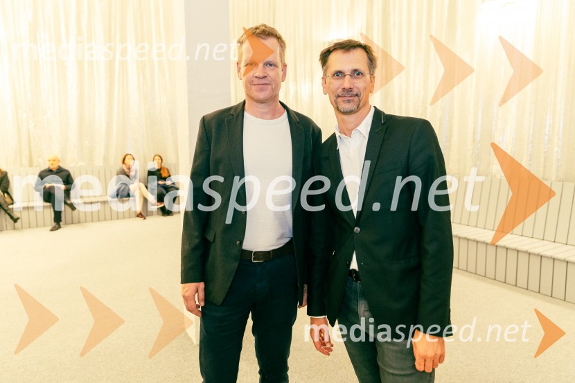  Luka Nabergoj, pomočnik ravnateljice SNG Drama Ljubljana;  Gašper Troha,  publicist, kritik in teoretikPrva beseda je mama, Vranica - dvojna premiera SNG Drama Ljubljana