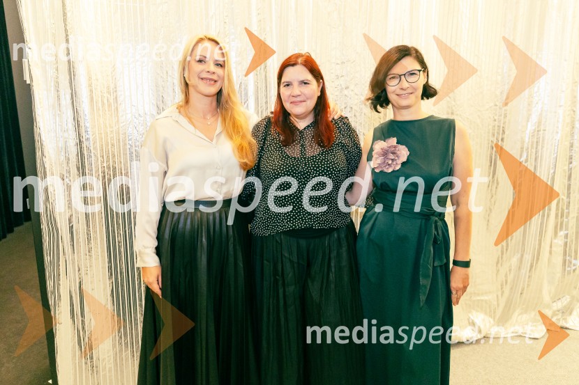  Barbara Svetek, vodja službe za marketing SNG Drama Ljubljana;  Teja Pelko, novinarka;  Špela Zorn, vodja programa SNG Drama LjubljanaPrva beseda je mama, Vranica - dvojna premiera SNG Drama Ljubljana