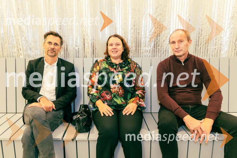  Gašper Troha,  publicist, kritik in teoretik;  ... ;  ... Prva beseda je mama, Vranica - dvojna premiera SNG Drama Ljubljana