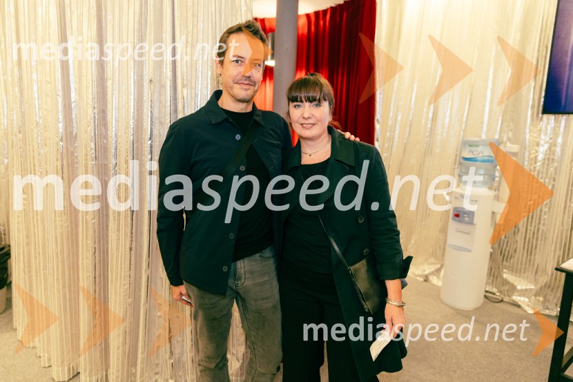 Prva beseda je mama, Vranica - dvojna premiera SNG Drama Ljubljana