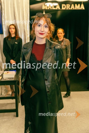  Nika Šoštarič, dramaturginjaPrva beseda je mama, Vranica - dvojna premiera SNG Drama Ljubljana