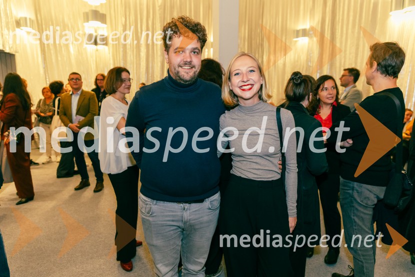  Luka Marcen, režiser;  Lara Ekar Grlj, koreografinjaPrva beseda je mama, Vranica - dvojna premiera SNG Drama Ljubljana