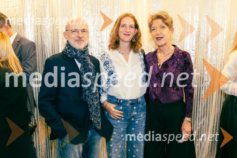  Ciril Komotar, vloger Komotar Minuta;  ... ;  Vesna Jurca Tadel, ravnateljica SNG Drama LjubljanaPrva beseda je mama, Vranica - dvojna premiera SNG Drama Ljubljana