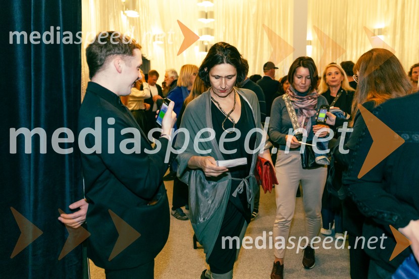 Prva beseda je mama, Vranica - dvojna premiera SNG Drama Ljubljana