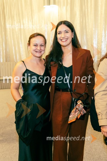  Brina Klampfer Merčnik, režiserka;  Pia Vatovec, režiserkaPrva beseda je mama, Vranica - dvojna premiera SNG Drama Ljubljana