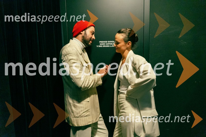  Benjamin Krnetić, igralec;  Tina Vrbnjak, igralkaPrva beseda je mama, Vranica - dvojna premiera SNG Drama Ljubljana