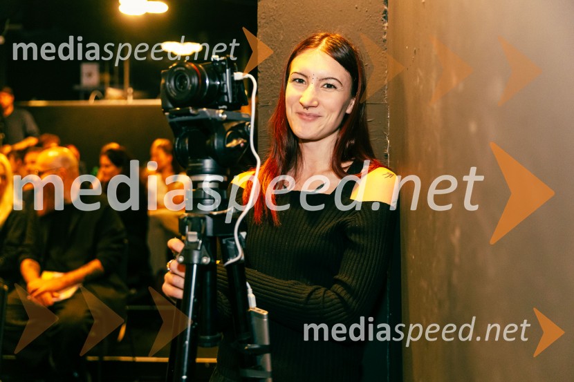 Prva beseda je mama, Vranica - dvojna premiera SNG Drama Ljubljana