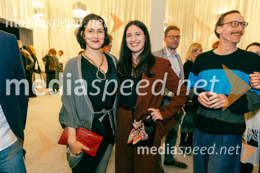  Barbara Zemljič, režiserka;  Pia Vatovec, režiserka;  Marko  Mandić, igralecPrva beseda je mama, Vranica - dvojna premiera SNG Drama Ljubljana