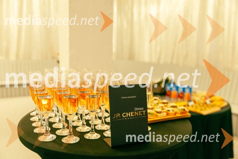 Prva beseda je mama, Vranica - dvojna premiera SNG Drama Ljubljana