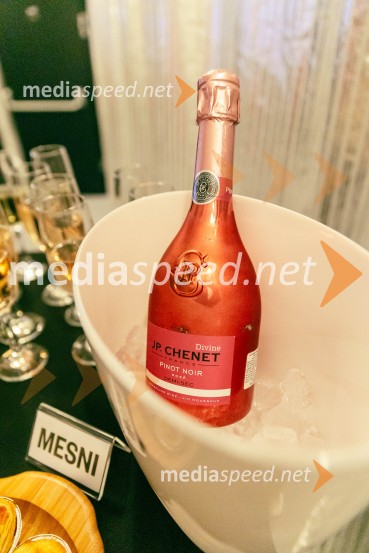 Prva beseda je mama, Vranica - dvojna premiera SNG Drama Ljubljana