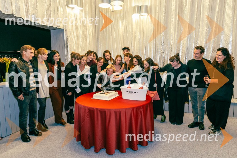 Prva beseda je mama, Vranica - dvojna premiera SNG Drama Ljubljana