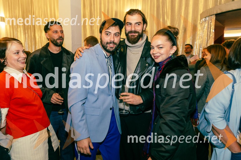  Benjamin Krnetić, igralec;  Domen Novak, igralec ;  Mina Švajger, igralkaPrva beseda je mama, Vranica - dvojna premiera SNG Drama Ljubljana