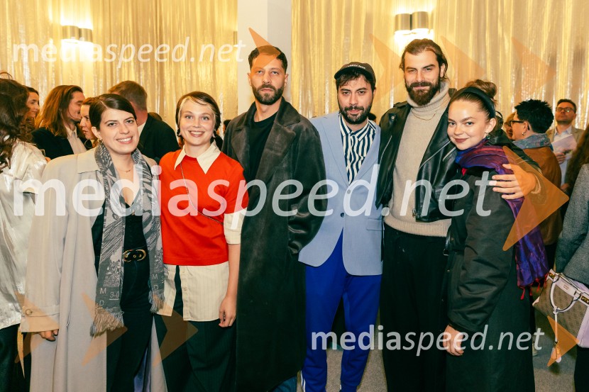  ... ;  ... ;  ... ;  Benjamin Krnetić, igralec;  Domen Novak, igralec ;  Mina Švajger, igralkaPrva beseda je mama, Vranica - dvojna premiera SNG Drama Ljubljana