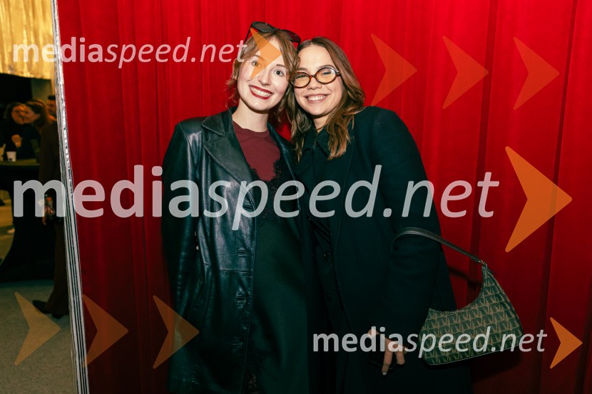  Nika  Šoštarič, študentka dramaturgije;  ... Prva beseda je mama, Vranica - dvojna premiera SNG Drama Ljubljana