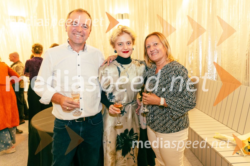  ... ;  Kaja Petrovič, igralka;  ... Prva beseda je mama, Vranica - dvojna premiera SNG Drama Ljubljana