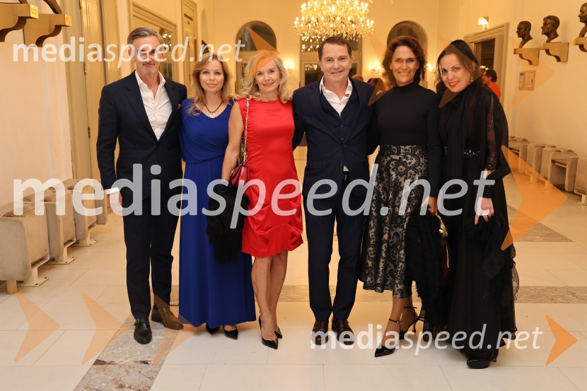  Marko Lukić, lastnik in direktor družbe Lumar IG;  ... ;  ... ;  Tomaž Orešič, podpredsednik skupine Resalta;  Andrea Volenik, direktorica, Volenik d.o.o.;  Tijana Orešič Barač, zdravnicaMuzikal Evita, premiera na odru SNG Maribor