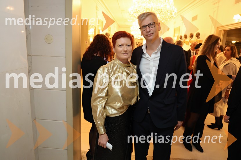  Valerija Grubelnik, Cvetličarna Grubelnik;  Damir LukežičMuzikal Evita, premiera na odru SNG Maribor