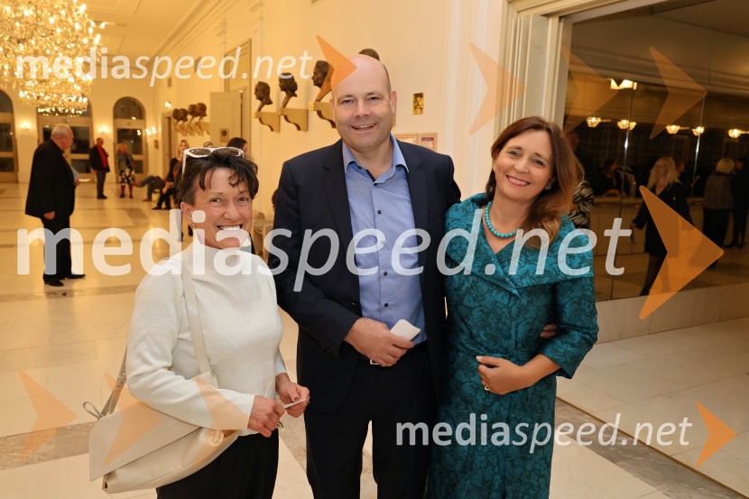  ... ;  Jure Fišer, direktor Surovine; prof. dr. Suzana  Žilič Fišer , predstojnica Inštituta za medijske komunikacije na FERIMuzikal Evita, premiera na odru SNG Maribor