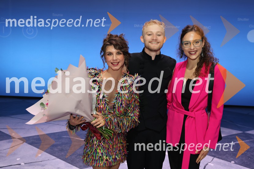  Tetiana Svetlična, baletna plesalka;  Christopher Thompson, baletni plesalec;  ... Muzikal Evita, premiera na odru SNG Maribor