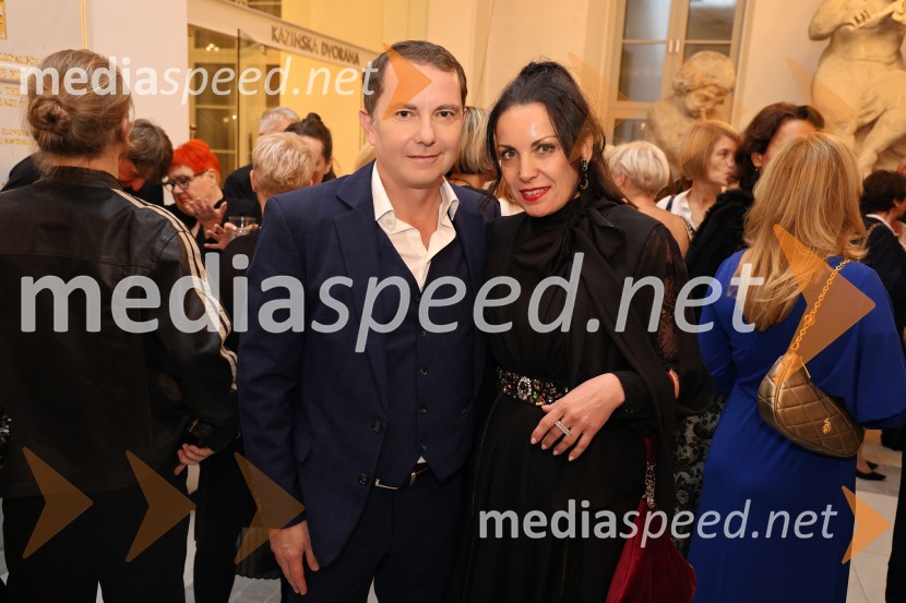  Tomaž Orešič, podpredsednik skupine Resalta;  Tijana Orešič Barač, dr. med. specialistka dermatologijeMuzikal Evita, premiera na odru SNG Maribor