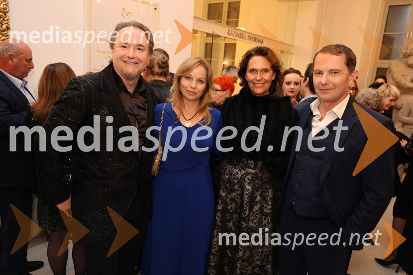  Patrik Greblo, dirigent;  Polona Kisovec, direktorica, 121Marketing;  Andrea Volenik, direktorica, Volenik d.o.o.;  Tomaž Orešič, podpredsednik skupine ResaltaMuzikal Evita, premiera na odru SNG Maribor