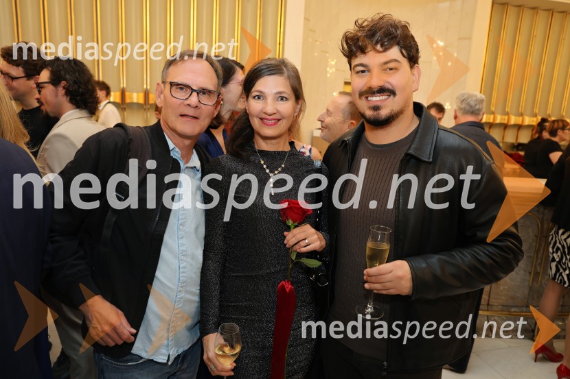  Robert Mraček, skladatelj in libretist predstave;  ... ;  Sergije Lugovski, pevecMuzikal Evita, premiera na odru SNG Maribor