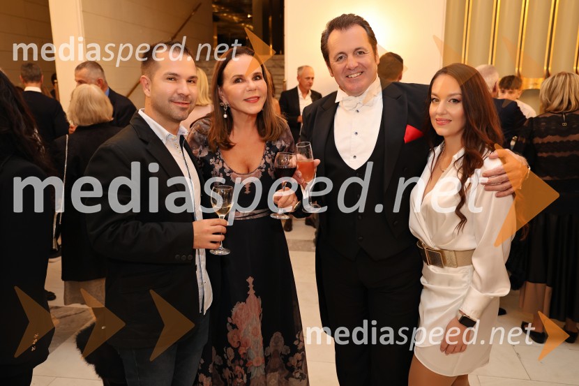  ... ;  Vesna Kristančič, Movia Wines;  Mike Sterling, pevec;  ... Muzikal Evita, premiera na odru SNG Maribor