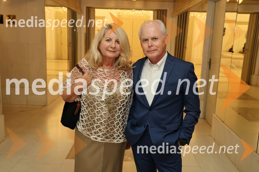  Darka Zvonar Predan, novinarka;  Milan Predan, veleposlanik Republike Slovenije v Republiki Severni MakedonijiMuzikal Evita, premiera na odru SNG Maribor