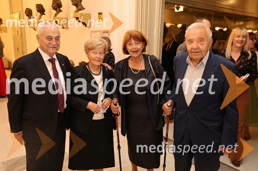  Rudolf Moge, nekdanji politik;  Alojzija Čas Moge;  Alemka Arsenovič;  Aleksander  ArsenovičMuzikal Evita, premiera na odru SNG Maribor