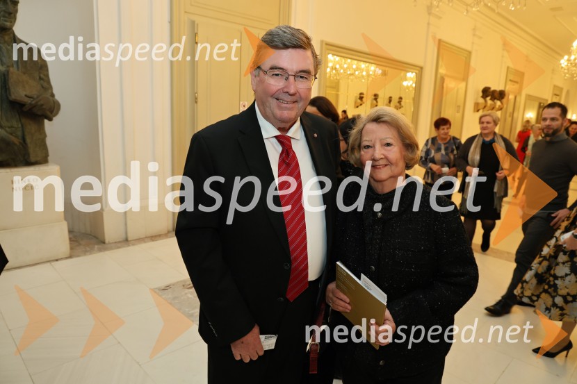  Simon Robinson, dirigent;  ... Muzikal Evita, premiera na odru SNG Maribor