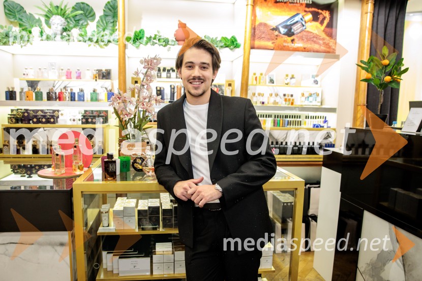  Bojan Cvjetićanin, Joker OutGoldfield & Banks v Ikoni: predstavitev nove dišave Tales of Amber