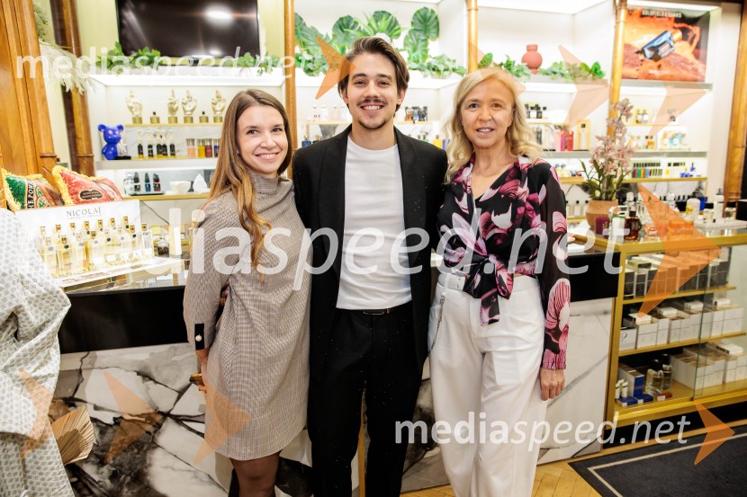  ... ;  Bojan Cvjetićanin, Joker Out;  ... Goldfield & Banks v Ikoni: predstavitev nove dišave Tales of Amber