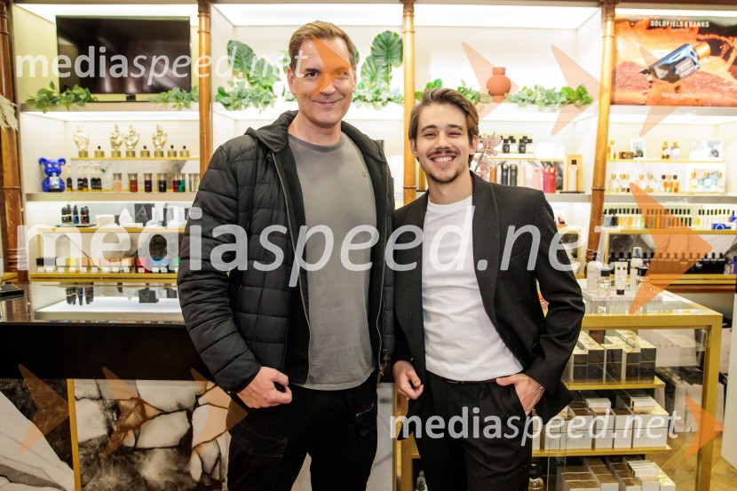  ... ;  Bojan Cvjetićanin, Joker OutGoldfield & Banks v Ikoni: predstavitev nove dišave Tales of Amber